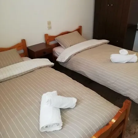 Lägenhet Spacious 3 Bedroom 5bed (adults Only) Aidipsos