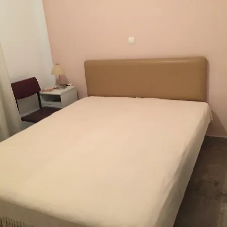 Lägenhet Spacious 3 Bedroom 5bed (adults Only) Aidipsos